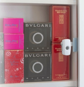 Cam Lock 香水の箱を守るスイングアウト・ガラスドア