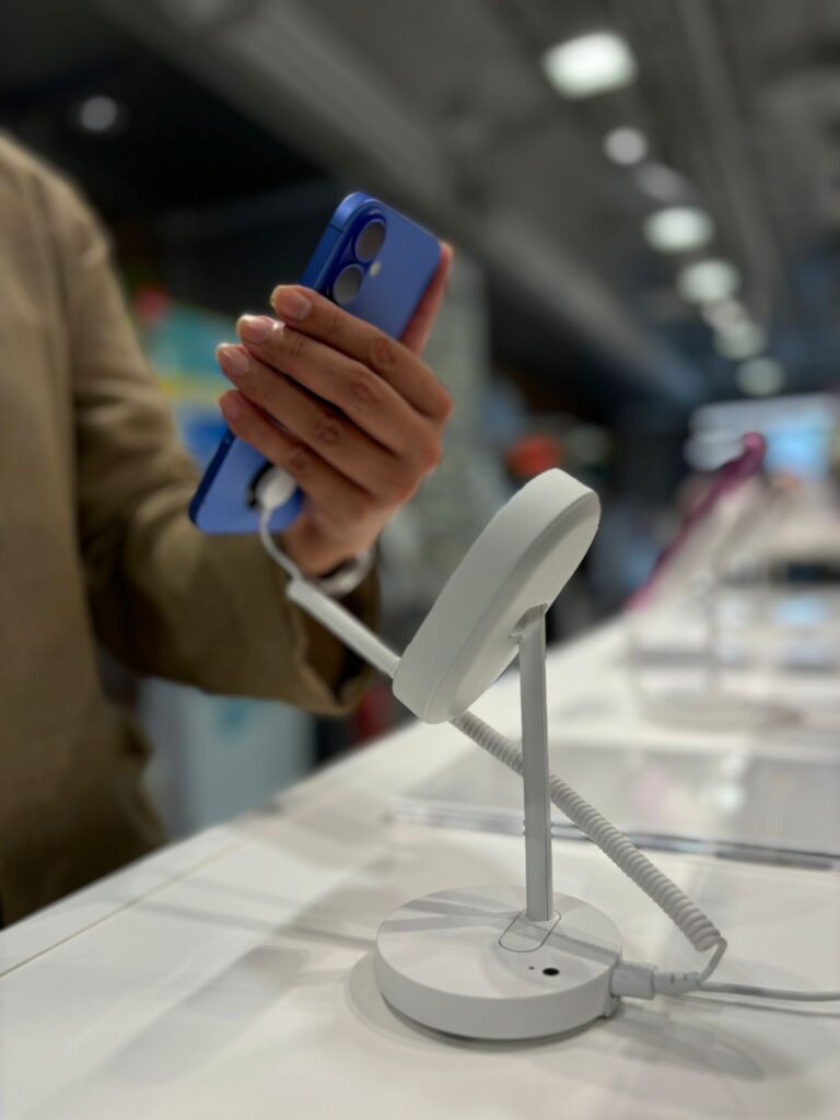 ADSECは、モバイル、小売、高額商品など様々な分野で革新的なソリューションを提供し、日本のリテールセキュリティをリードしています。|InVue