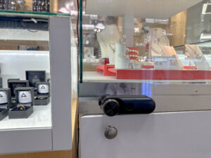 ハルドル・オラフソン・ウル・オグ・スカルトグリピル_InVue ジュエリーロック ジュエリーセキュリティ 鍵不要のジュエリーロック