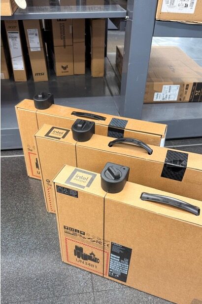 InVueパッケージ保護：小売向けの民生用電子製品を保護するコーナーPackage Wrap 。
