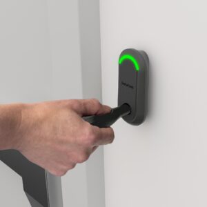 InVueの「LIVE Door Access」は、OneKEY からロックを解除できます。